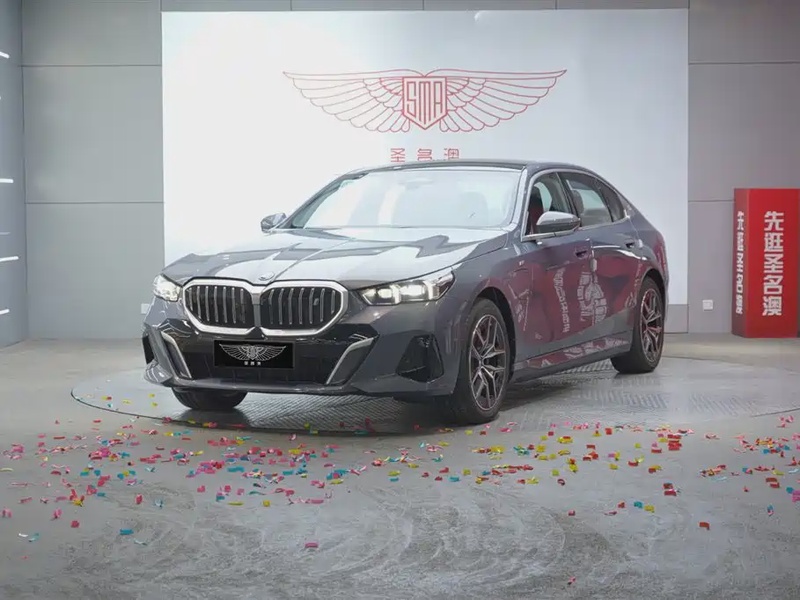 BMW i5