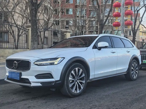 Volvo V90 2023