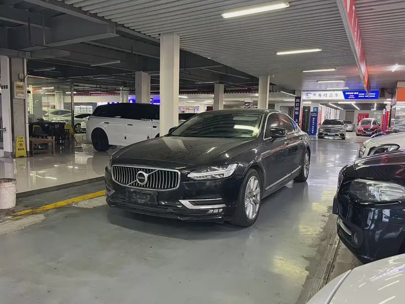 Volvo S90