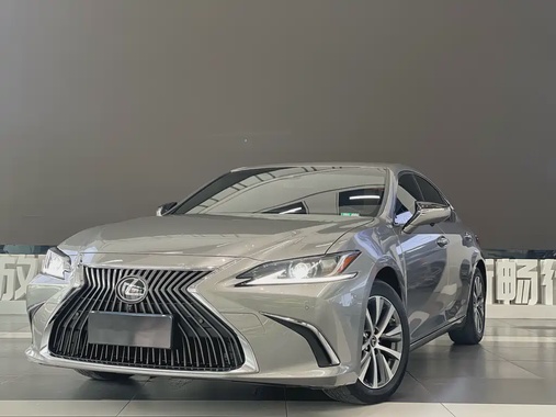Lexus ES 2020