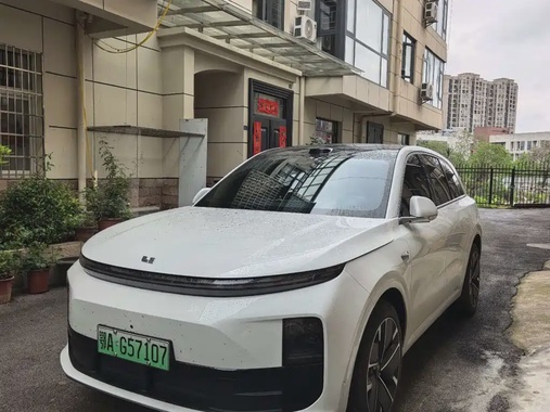 Li Auto L6 2025