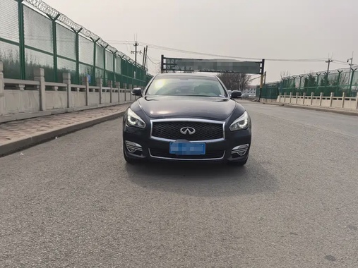 Infiniti Q70 2019