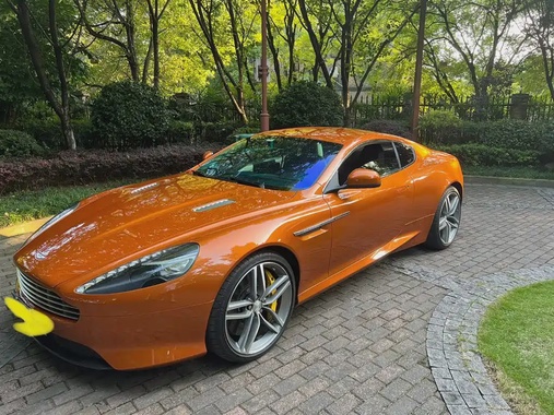 Aston Martin Vantage 2013