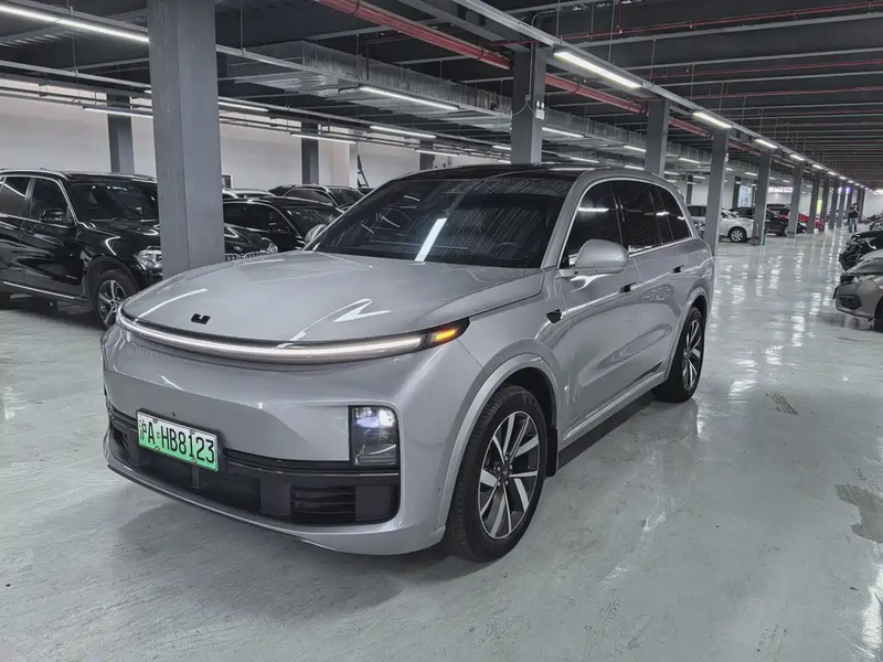 Li Auto L8