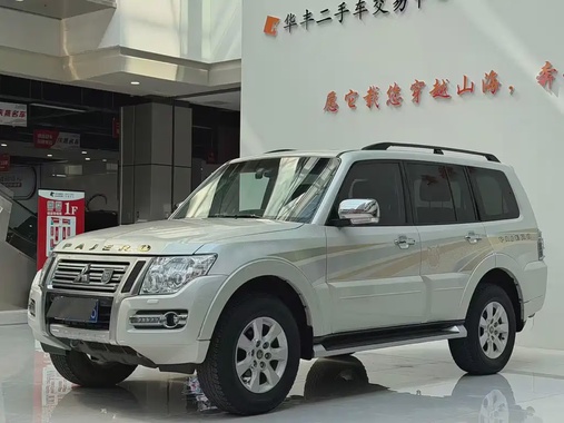 Mitsubishi Pajero 2020
