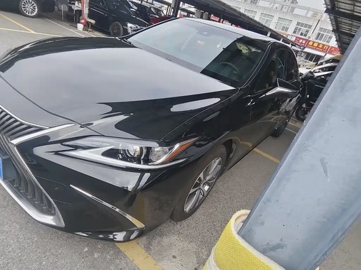 Lexus ES 2019