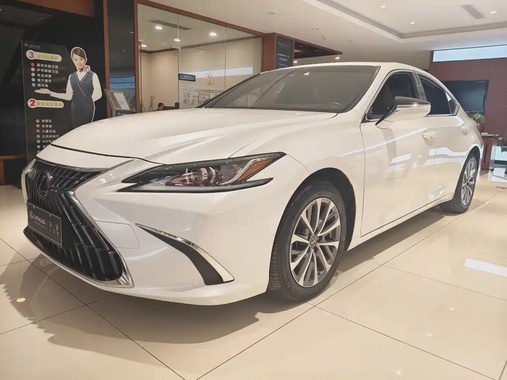 Lexus ES 2024