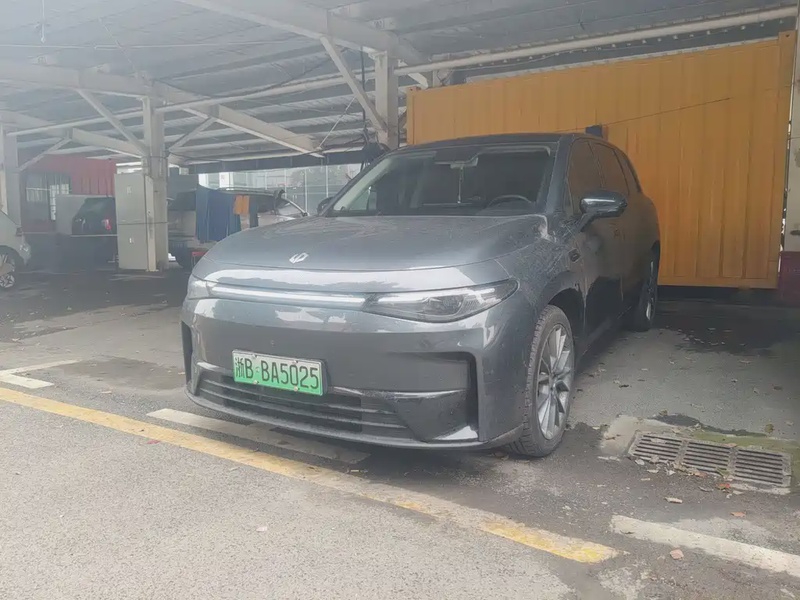Leapmotor C10