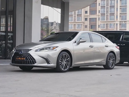 Lexus ES 2022