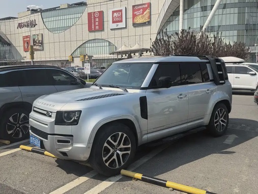 Land Rover Defender 2023