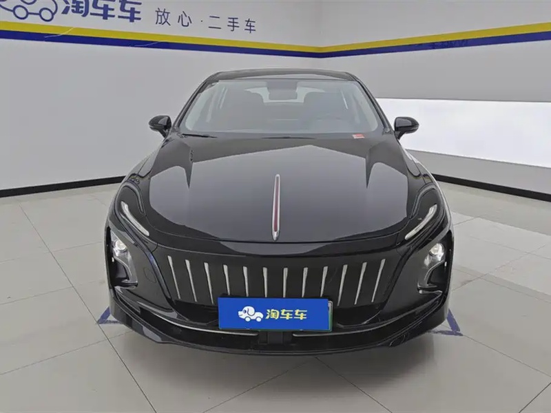 Hongqi E-QM5