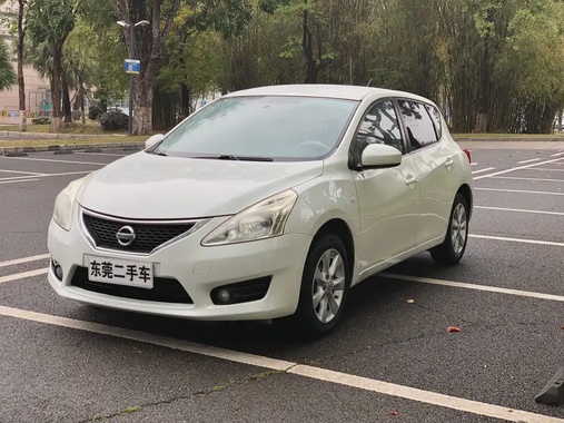 Nissan Tiida 2014
