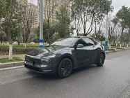 Tesla Model Y 2025