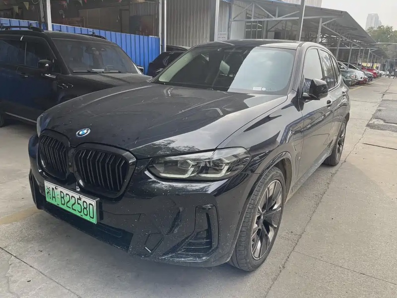 BMW iX3