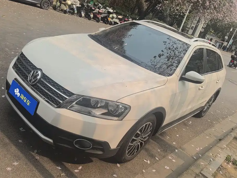 Volkswagen Cross Lavida