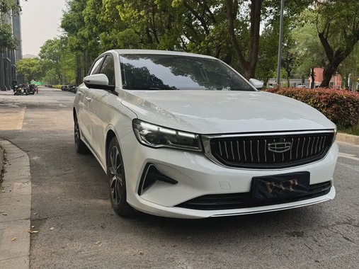 Geely Emgrand 2022
