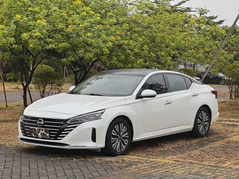 Nissan Teana