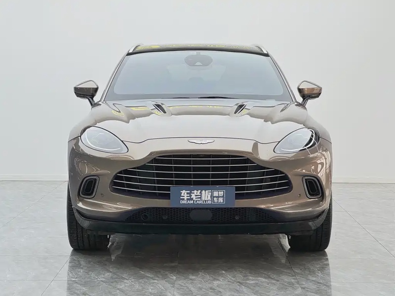 Aston Martin DBX