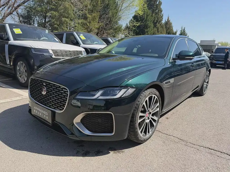 Jaguar XF