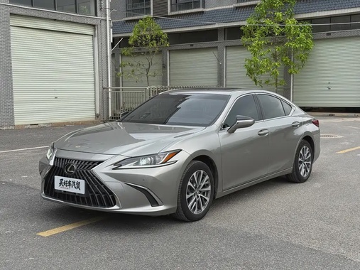 Lexus ES 2022