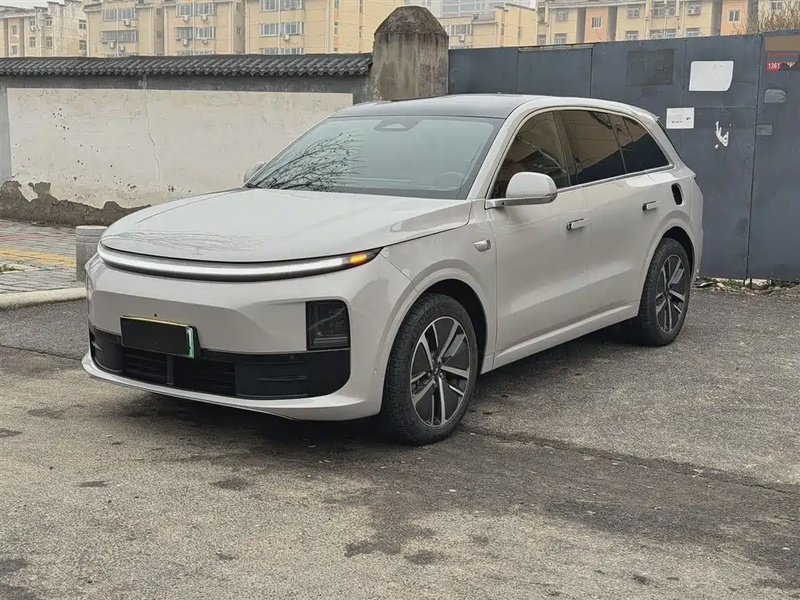 Li Auto L6