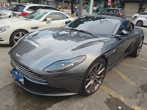 Aston Martin DB11 2020