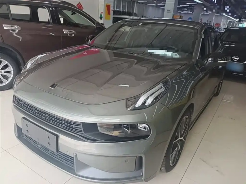 Lynk & Co 03