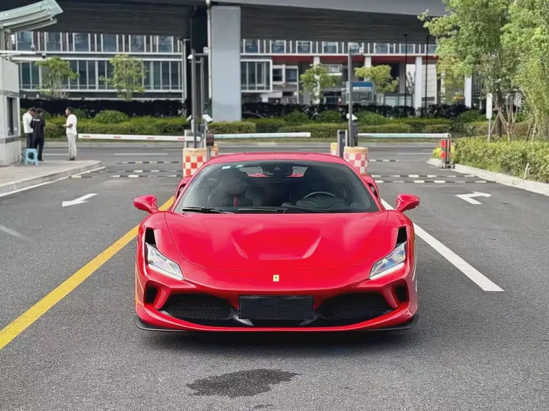 Ferrari F8
