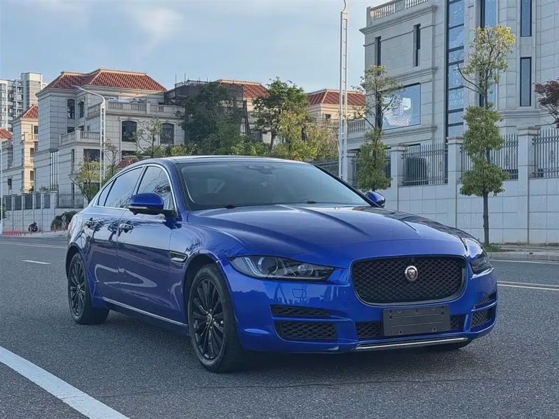 Jaguar XE
