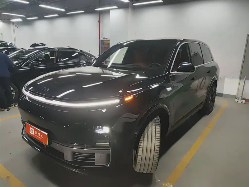 Li Auto L8