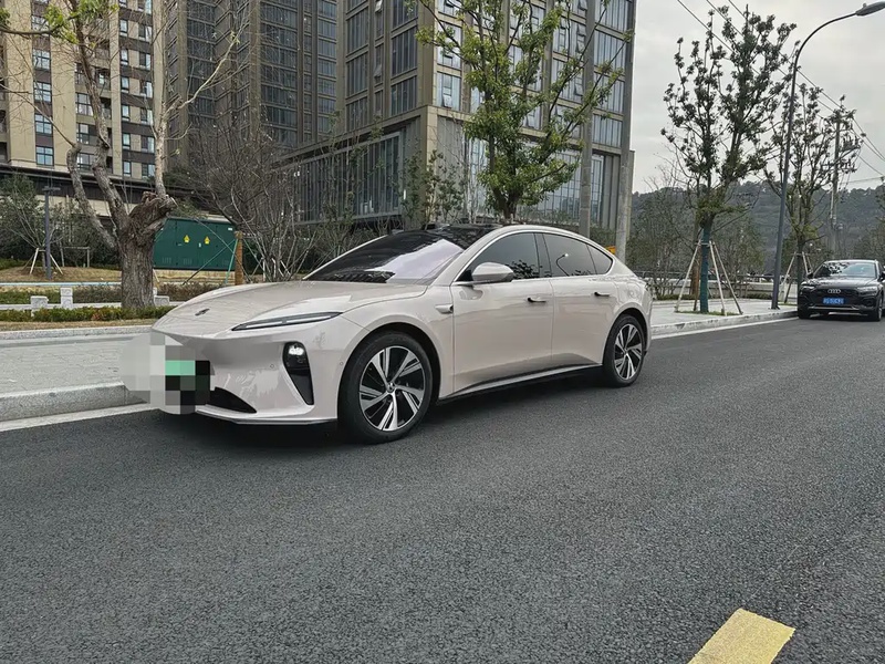 NIO ET5