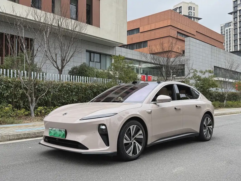 NIO ET5