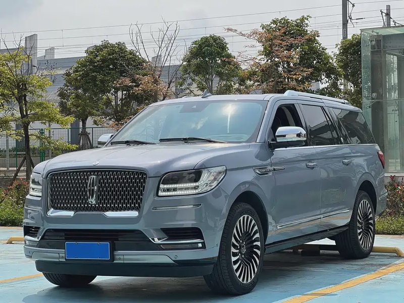 Lincoln Navigator