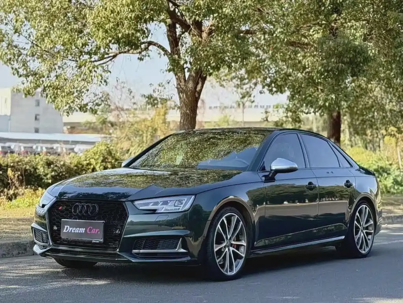 Audi S4