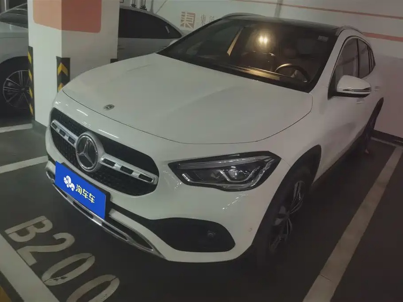 Mercedes-Benz GLA-Class