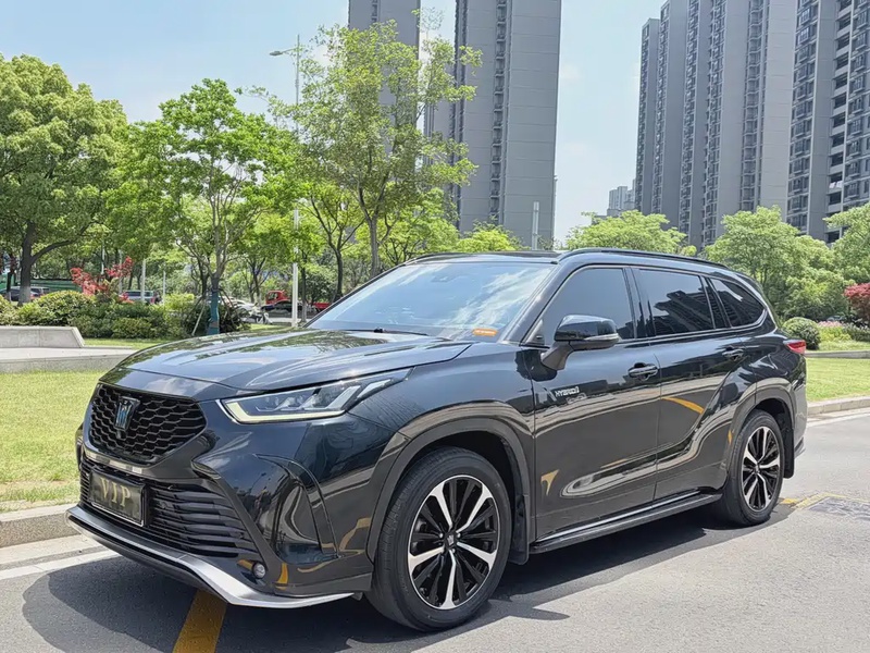 Toyota Crown Kluger