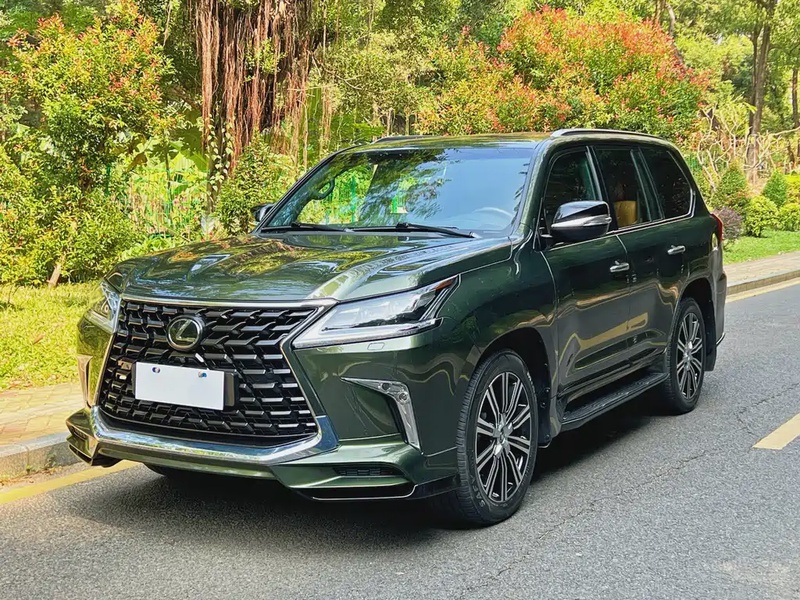 Lexus LX