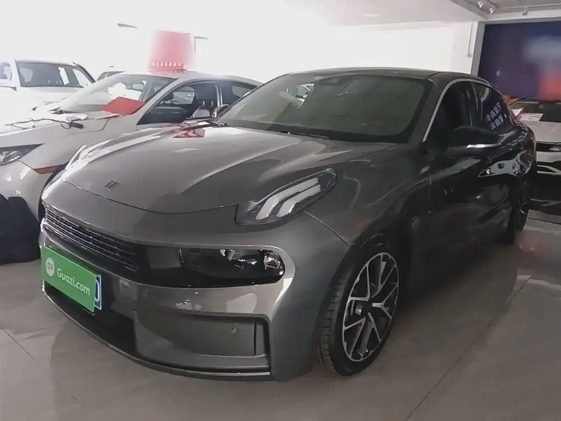 Lynk & Co 03