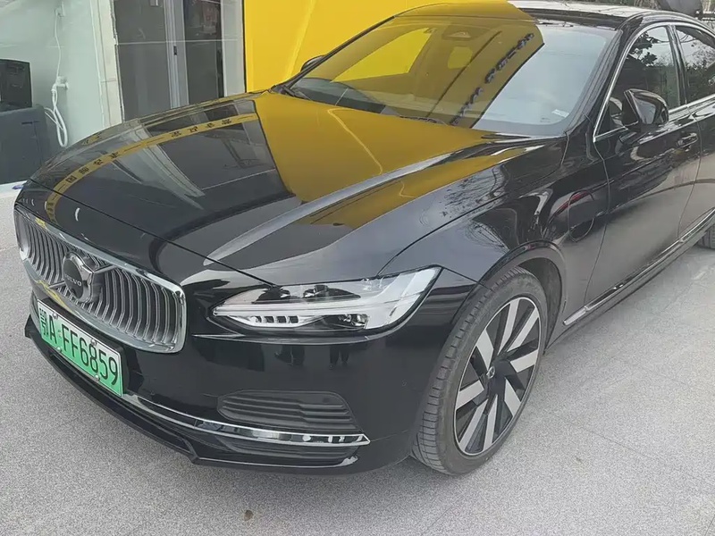 Volvo S90