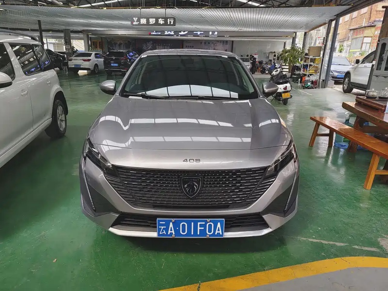 Peugeot 408