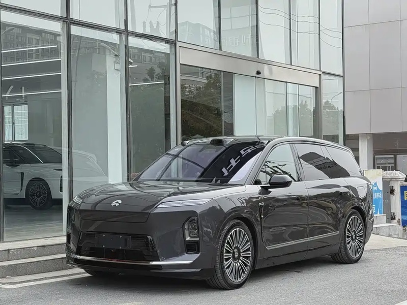 NIO ES8