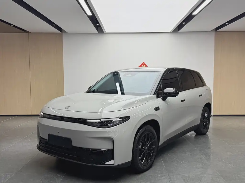 Leapmotor C10