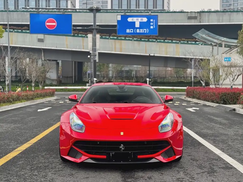 Ferrari F12