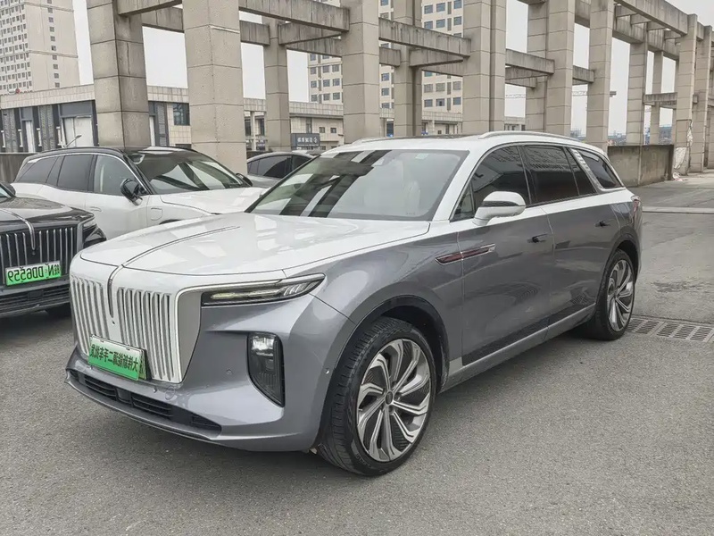 Hongqi E-HS9