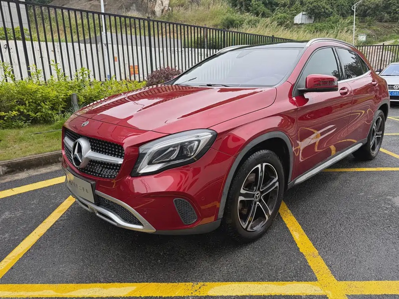 Mercedes-Benz GLA-Class