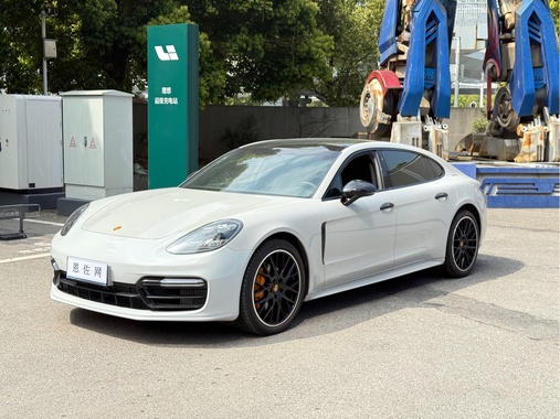 Porsche Panamera 2021