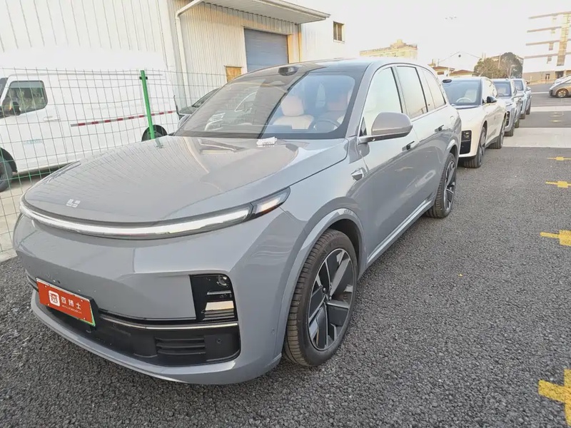 Li Auto L8