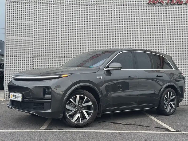 Li Auto L8