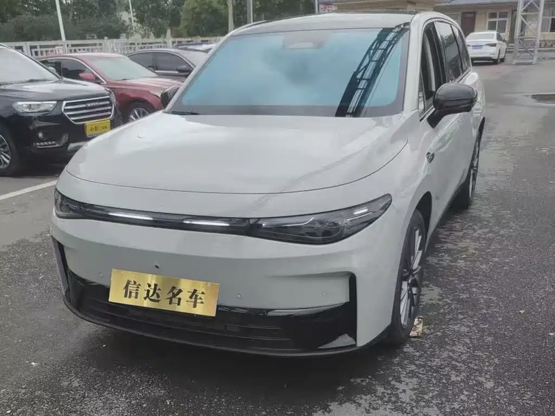Leapmotor C10