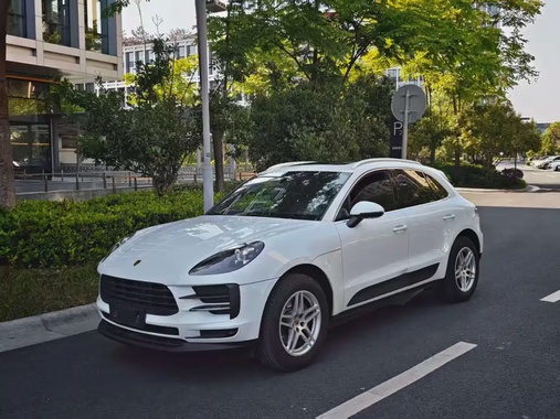 Porsche Macan 2021